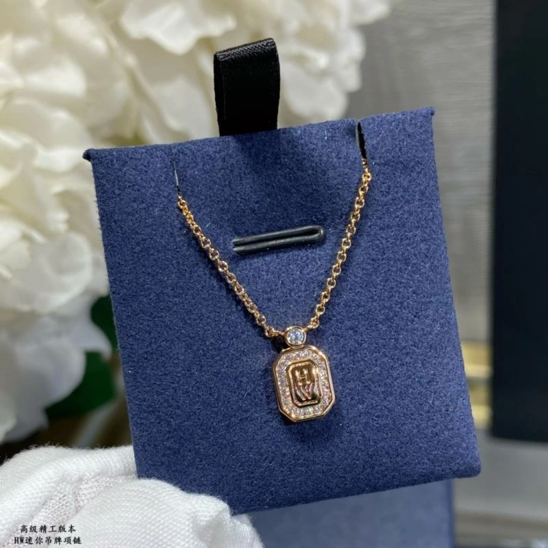 Versatile Harry Winston Necklaces 211964