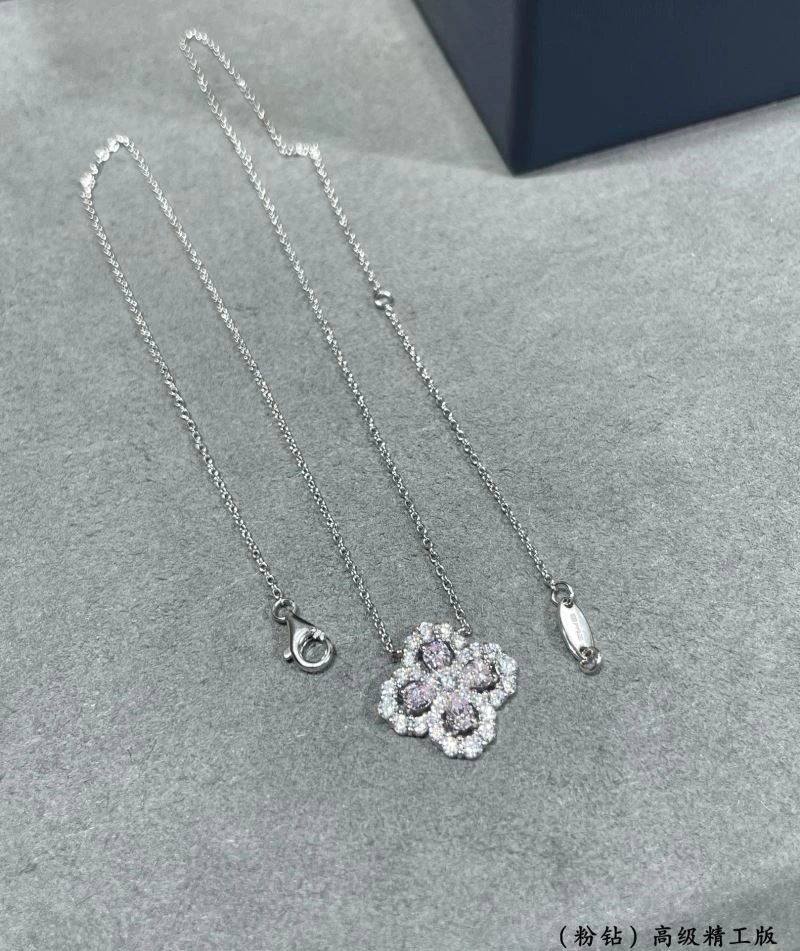 ModernLook Harry Winston Necklaces 210630