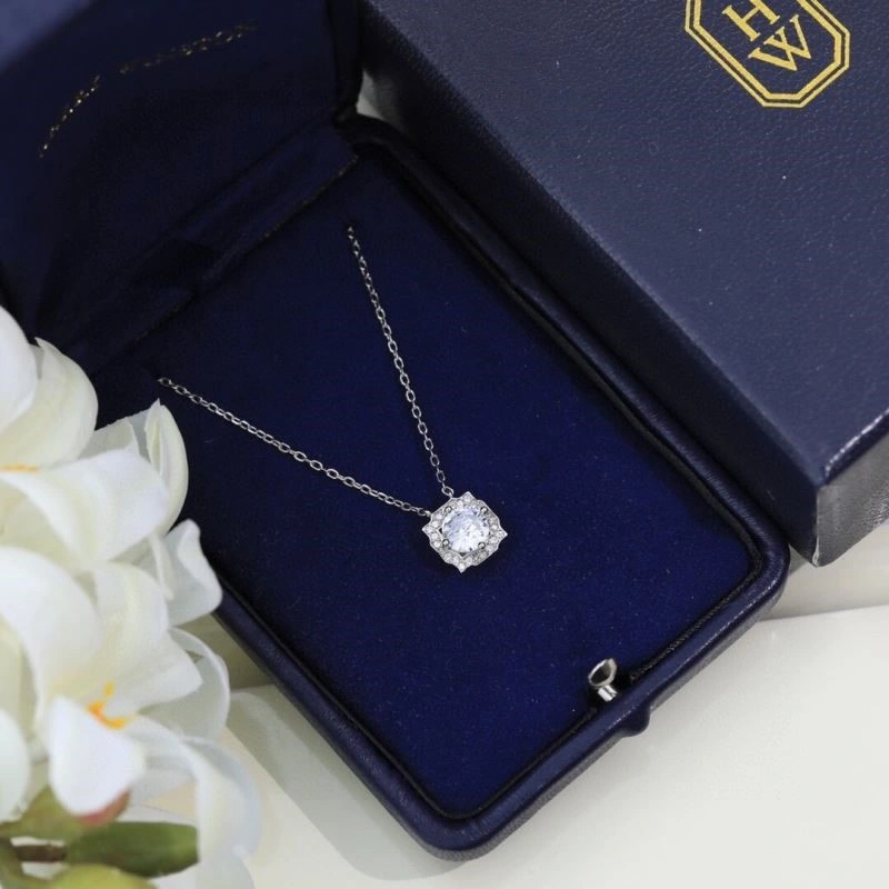 Cozy Harry Winston Necklaces 210620