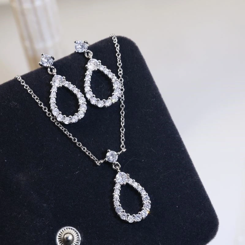 WrinkleFree Harry Winston Necklaces 209823