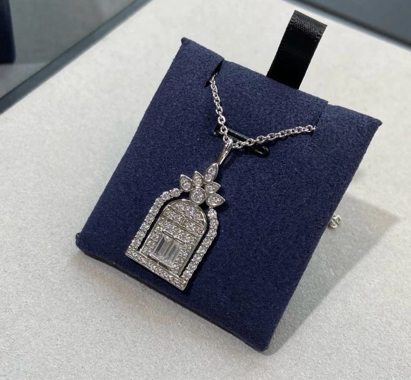 Harry Winston Necklaces Comfortable 209780