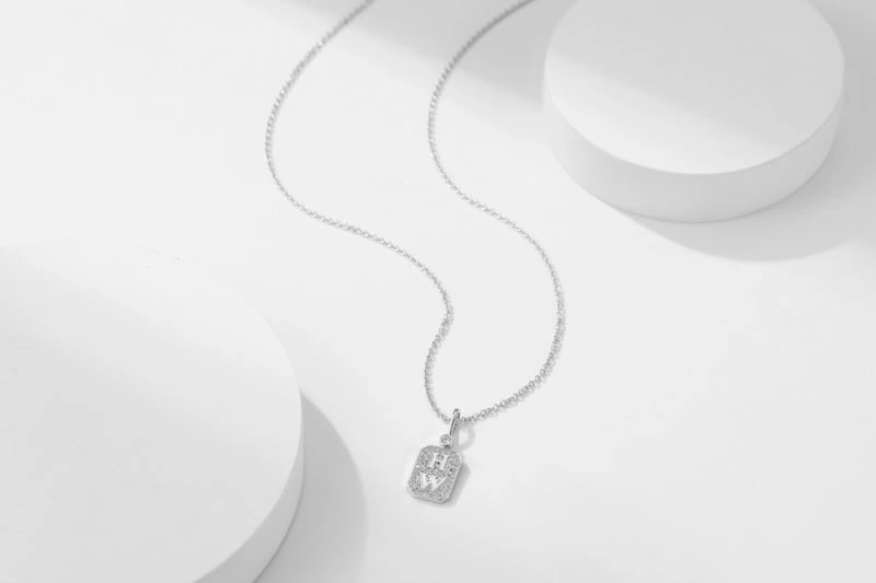 Versatile Harry Winston Necklaces 209255