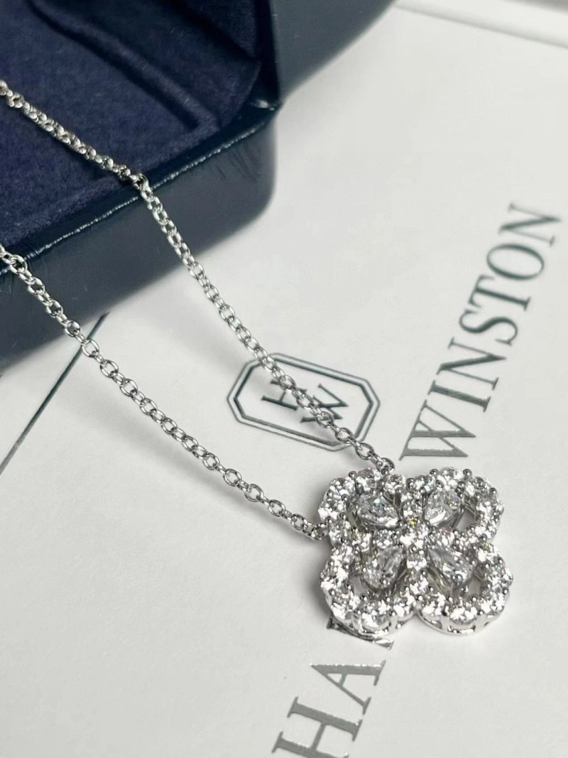 Lightweight Harry Winston Necklaces 208677