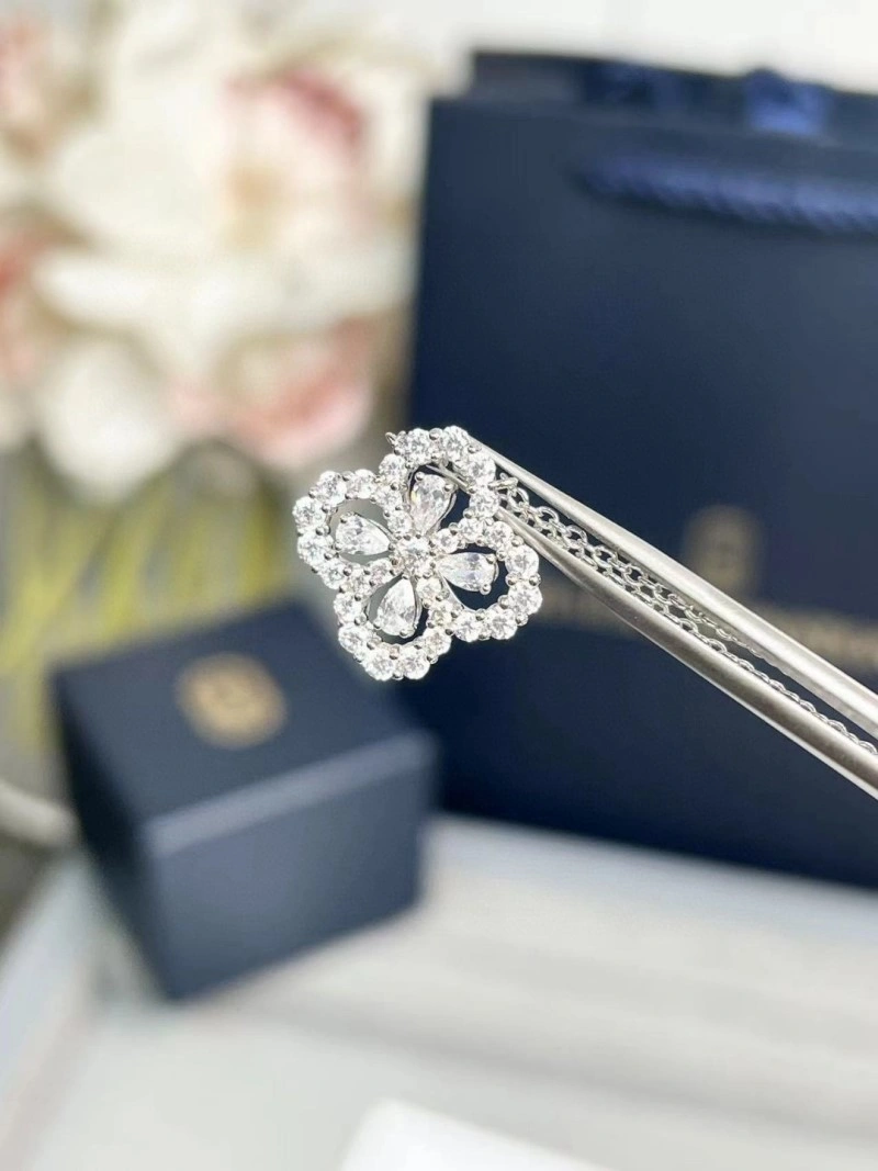 Lightweight Harry Winston Necklaces 208677