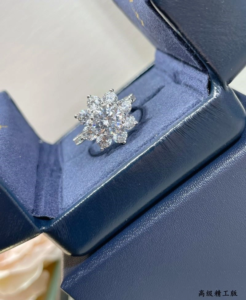 Harry Winston Rings Snug 210626