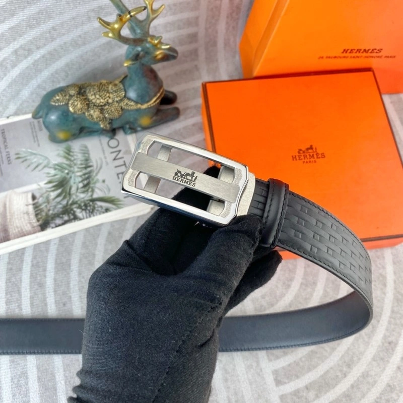 UrbanChic Hermes Belts 295854