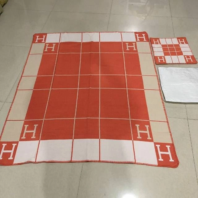 Durable Hermes Blanket 256658