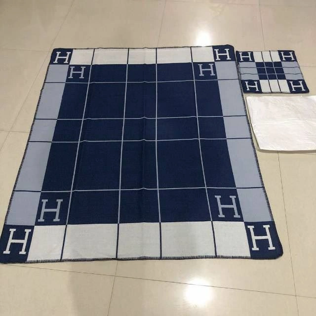 Durable Hermes Blanket 256658