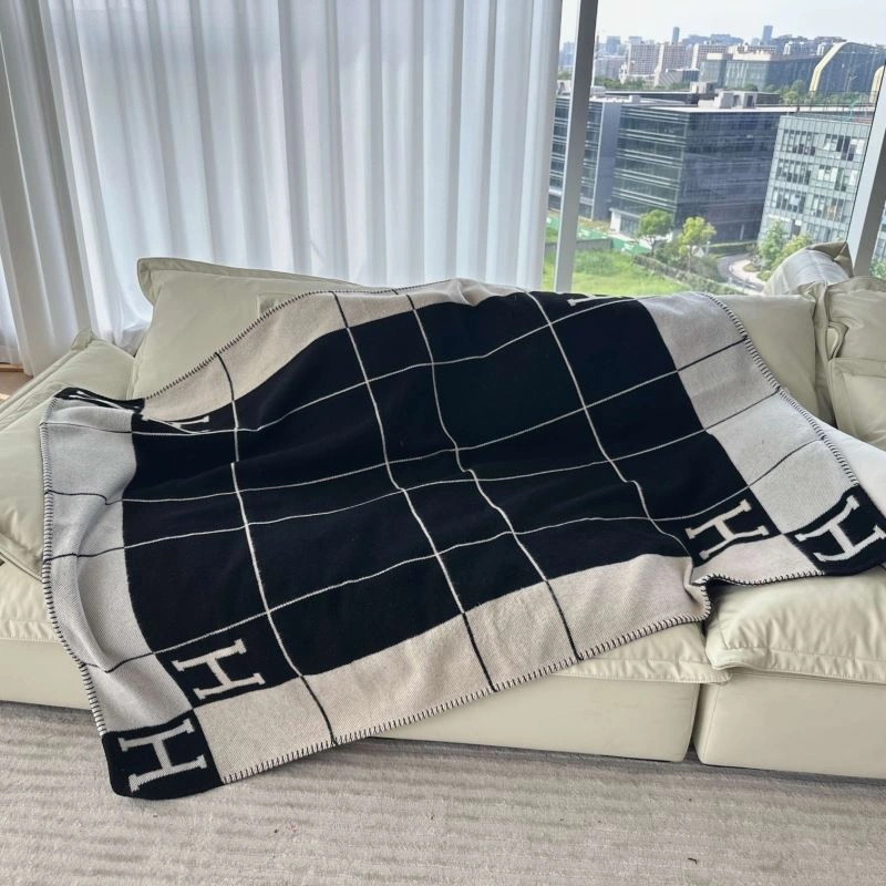 Bold Hermes Blanket 256581