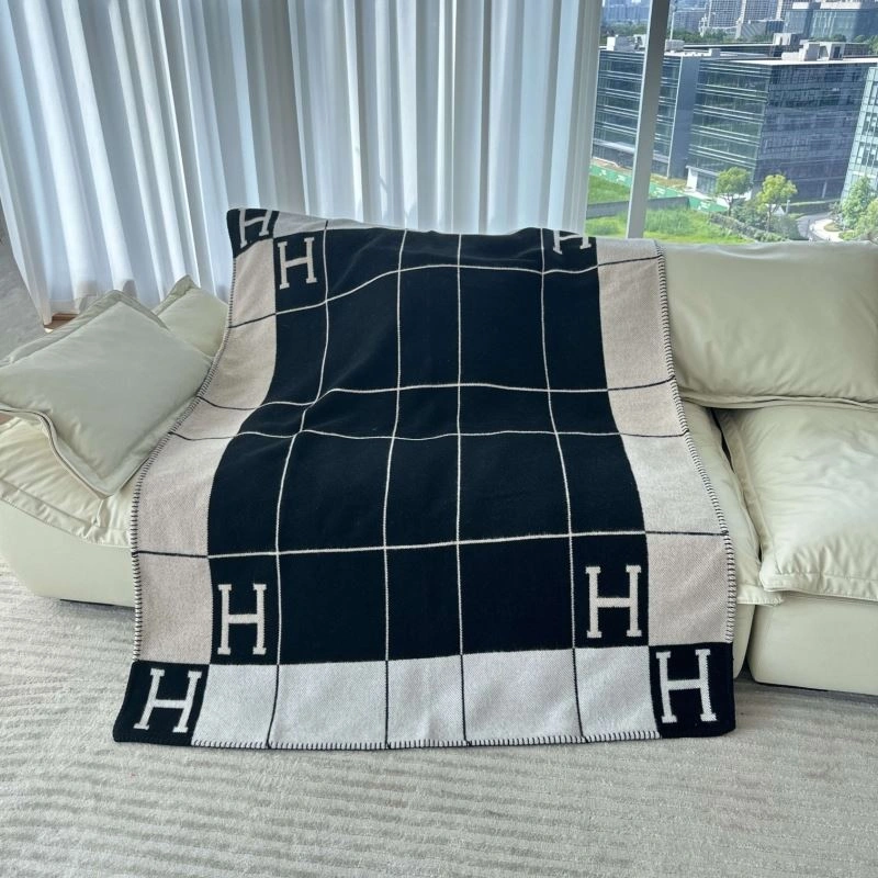 Bold Hermes Blanket 256581