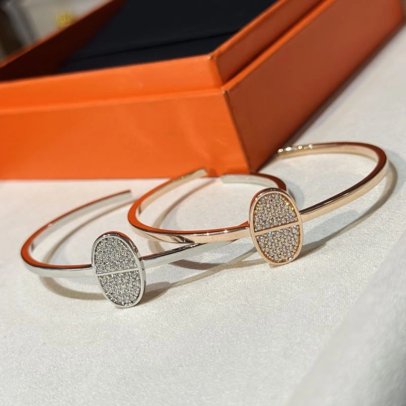 Refined Hermes Bracelets 247454