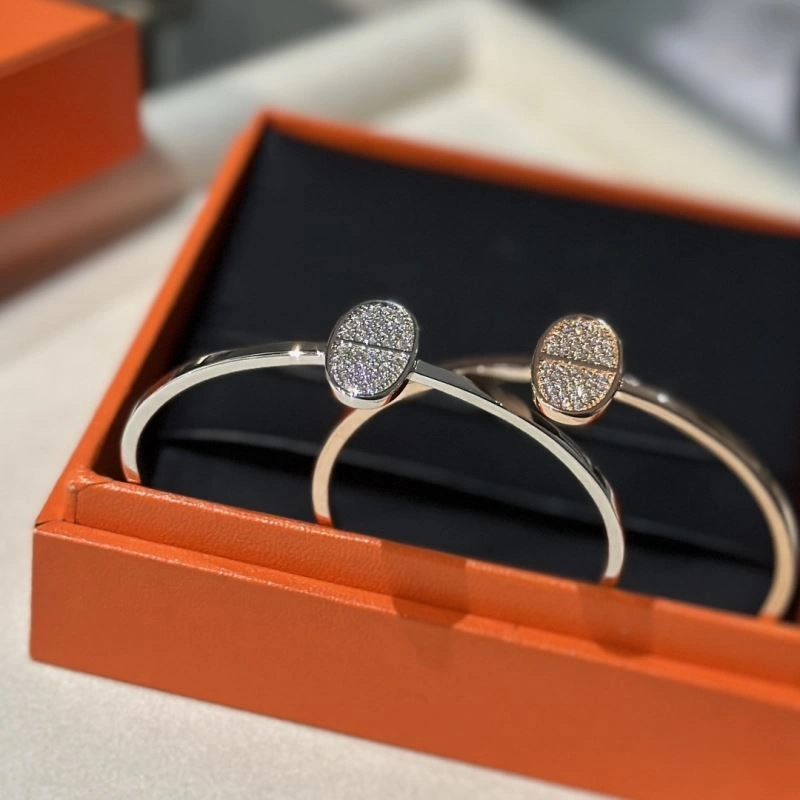 Refined Hermes Bracelets 247454
