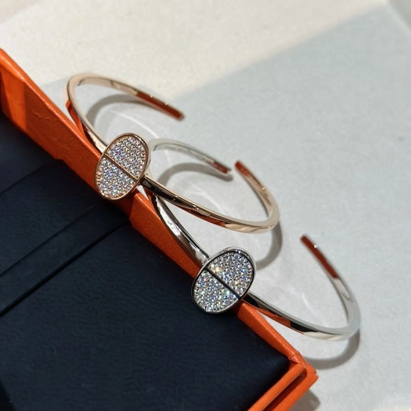 Refined Hermes Bracelets 247454