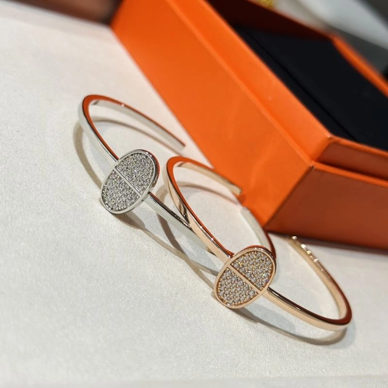 Refined Hermes Bracelets 247454