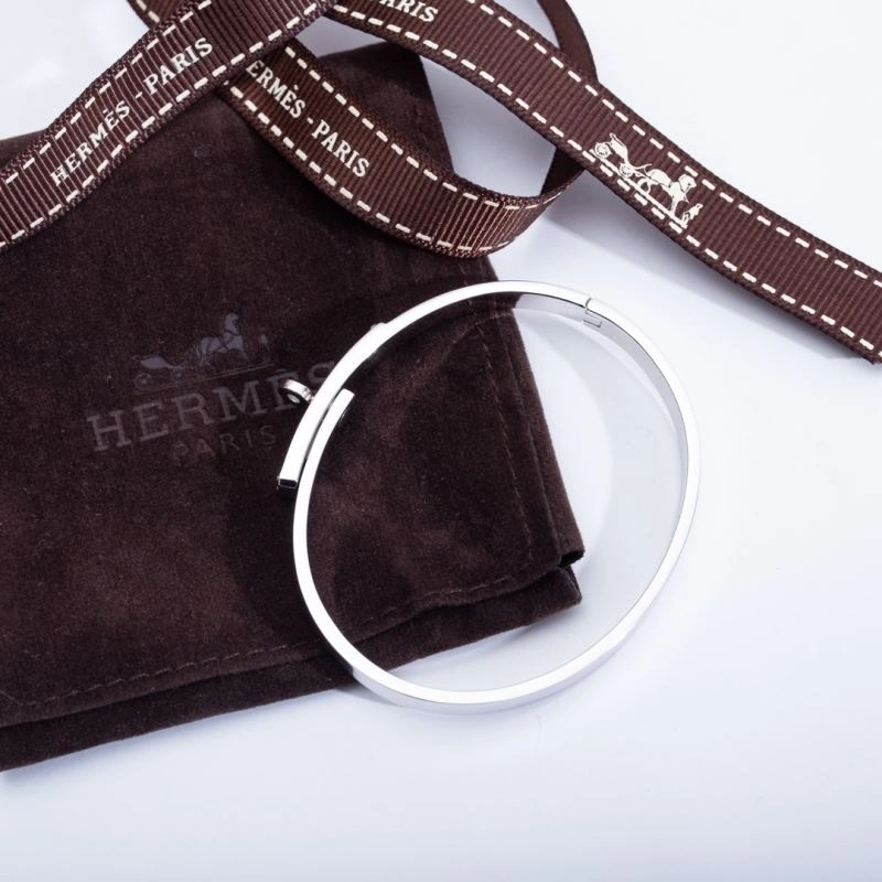 Timeless Hermes Bracelets 247395