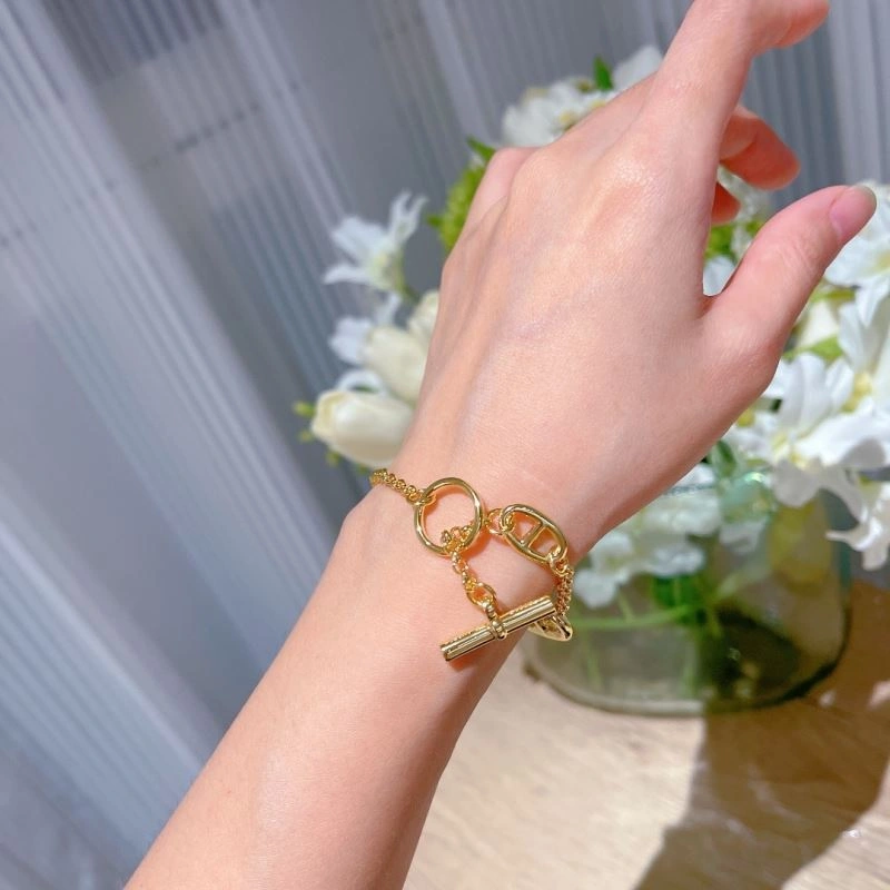 Contemporary Hermes Bracelets 247609