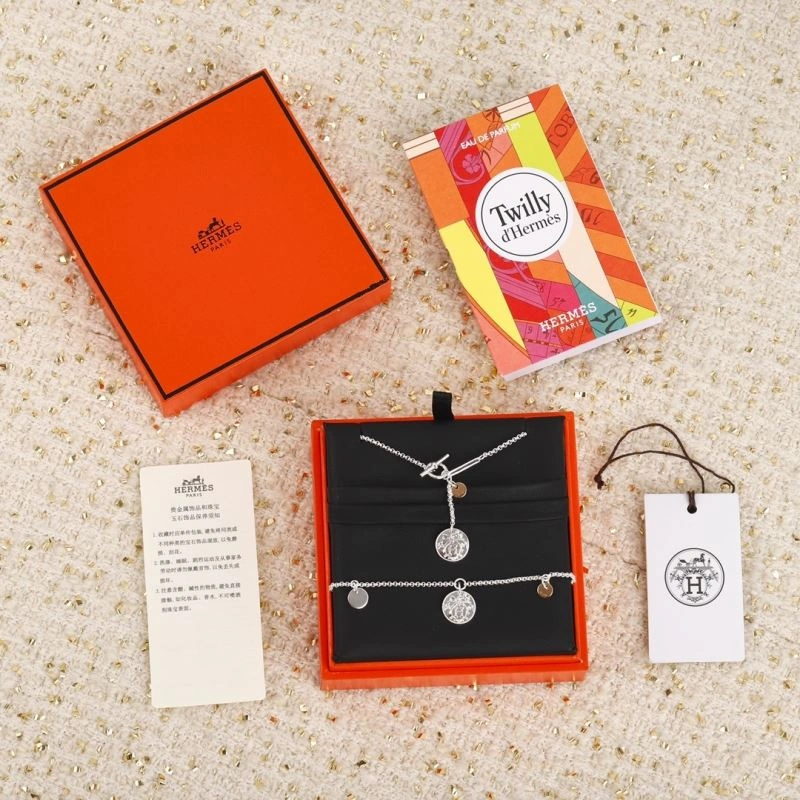 Sporty Hermes Bracelets 247589