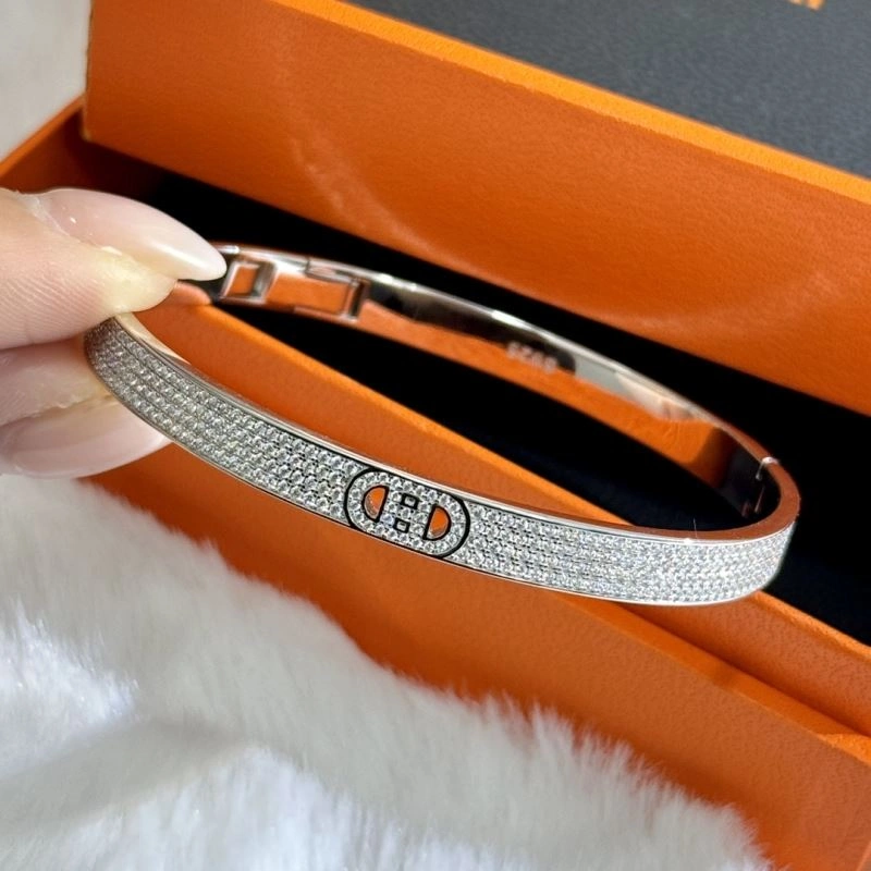 Supportive Hermes Bracelets 247517