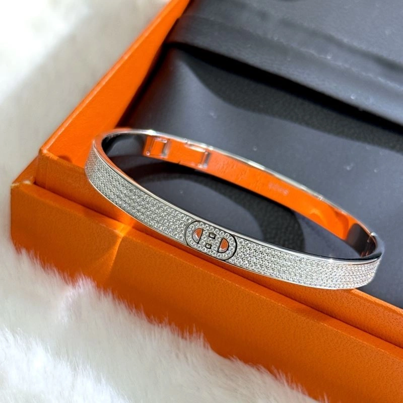 Supportive Hermes Bracelets 247517