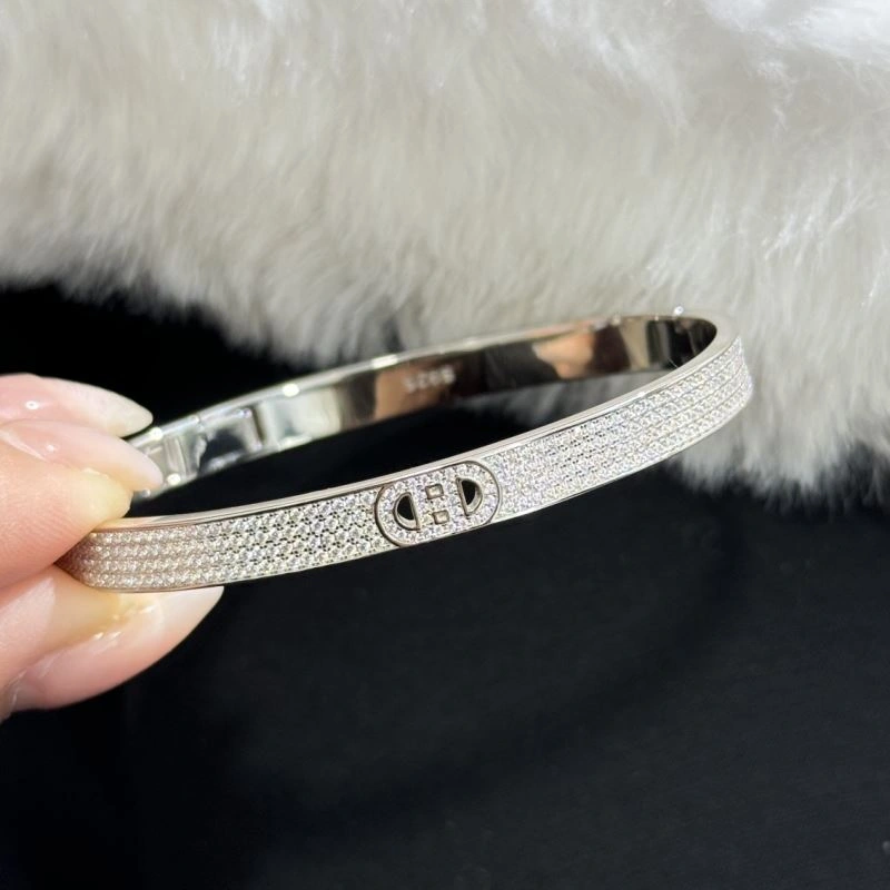 Supportive Hermes Bracelets 247517