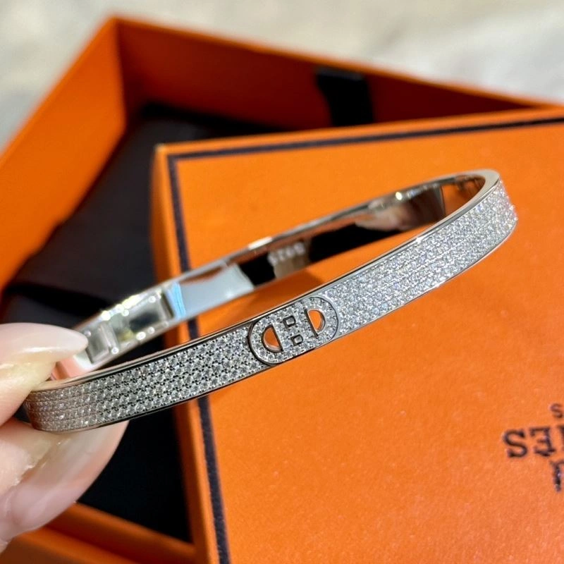 Supportive Hermes Bracelets 247517