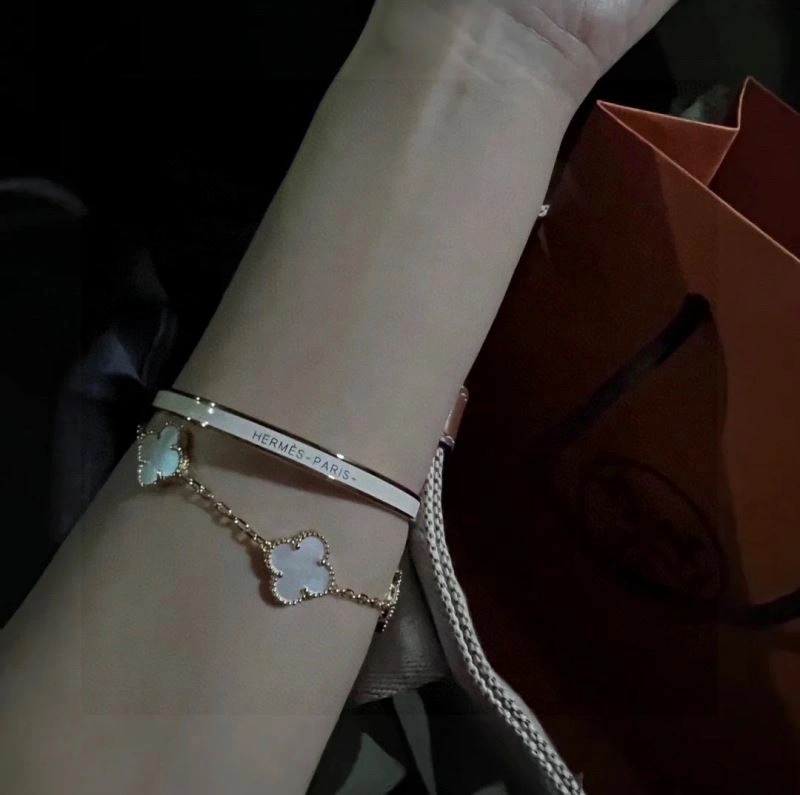 Popular Hermes Bracelets 247347