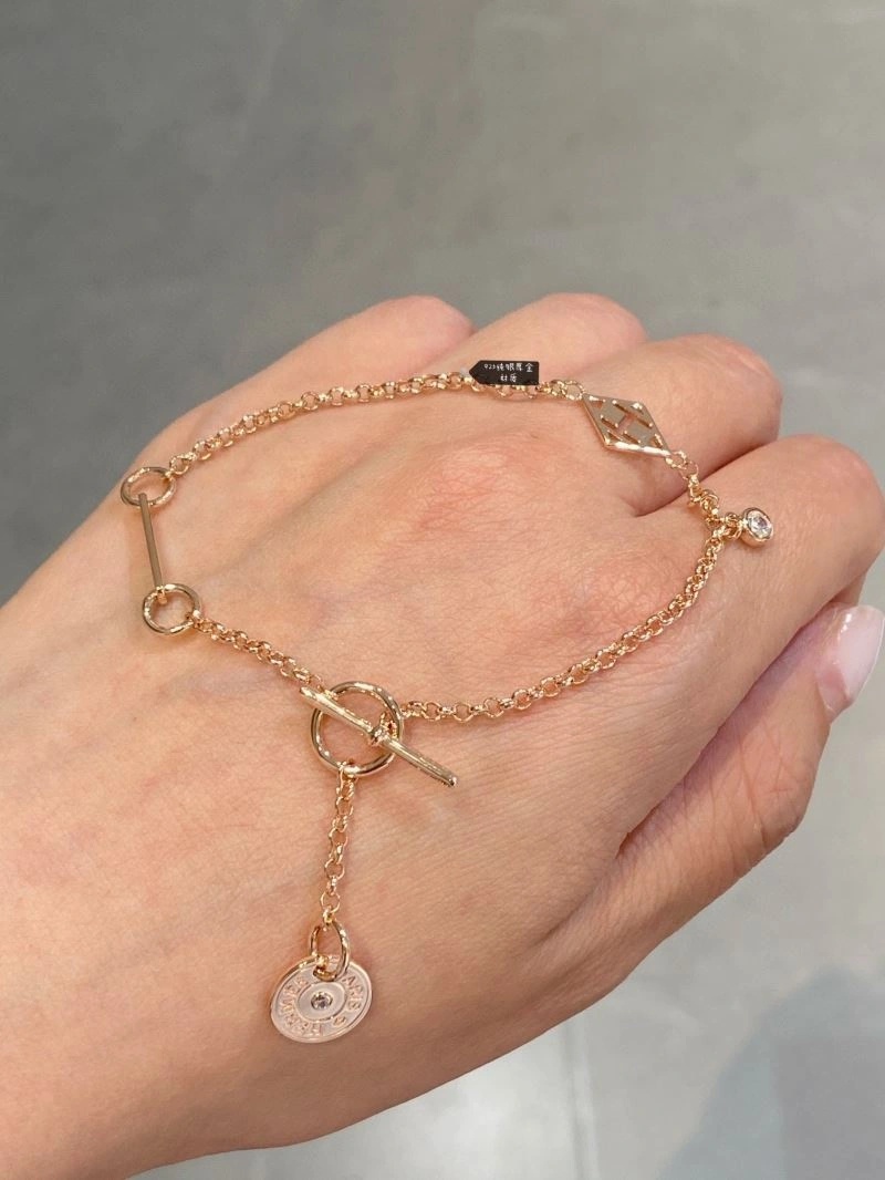 Comfortable Hermes Bracelets 247359