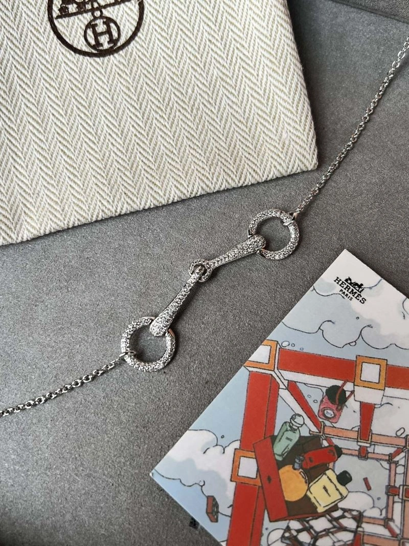 Sleek Hermes Bracelets 247317