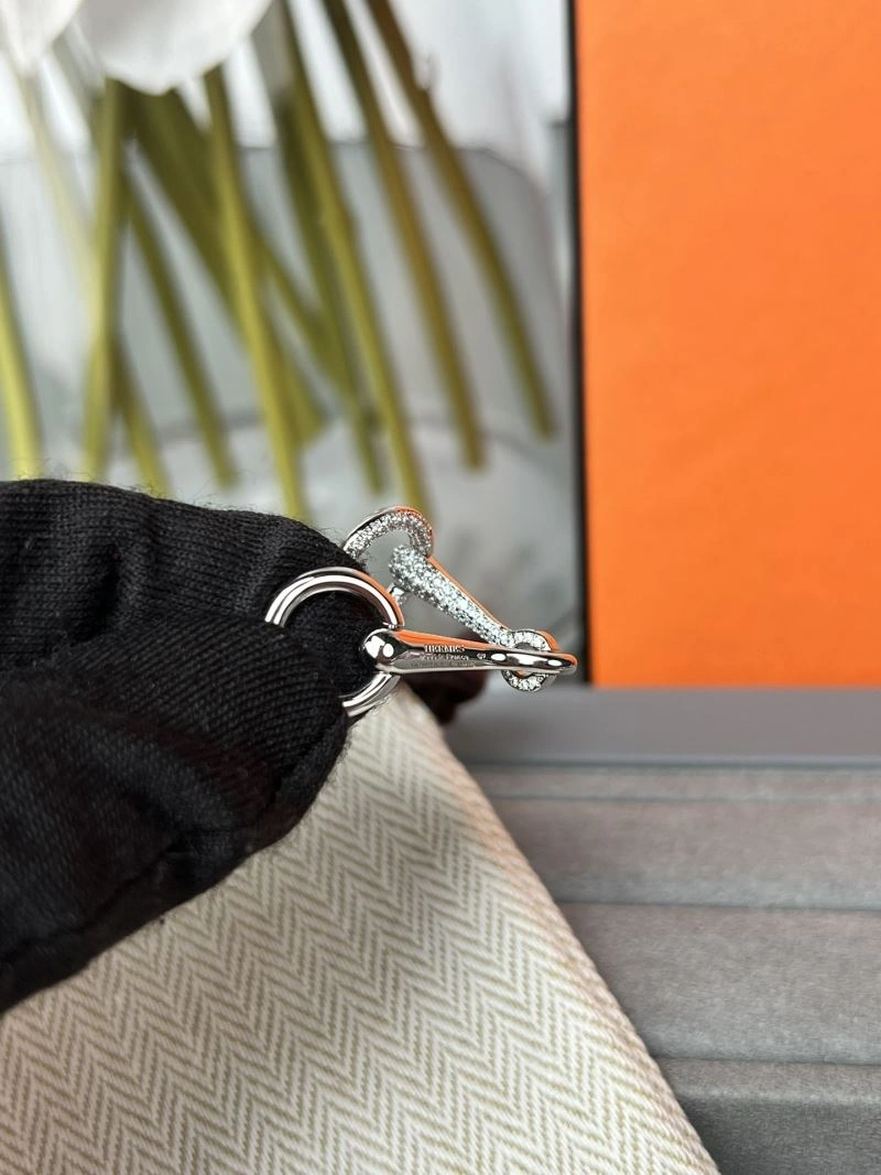 Sleek Hermes Bracelets 247317