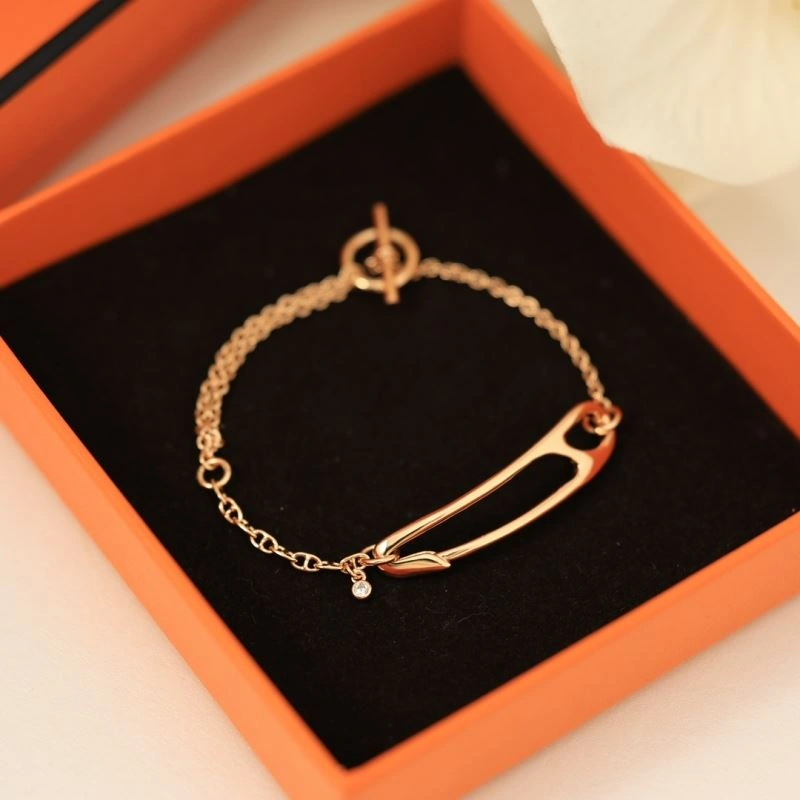 UrbanChic Hermes Bracelets 247239