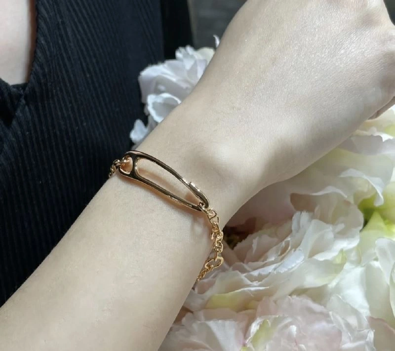 UrbanChic Hermes Bracelets 247239