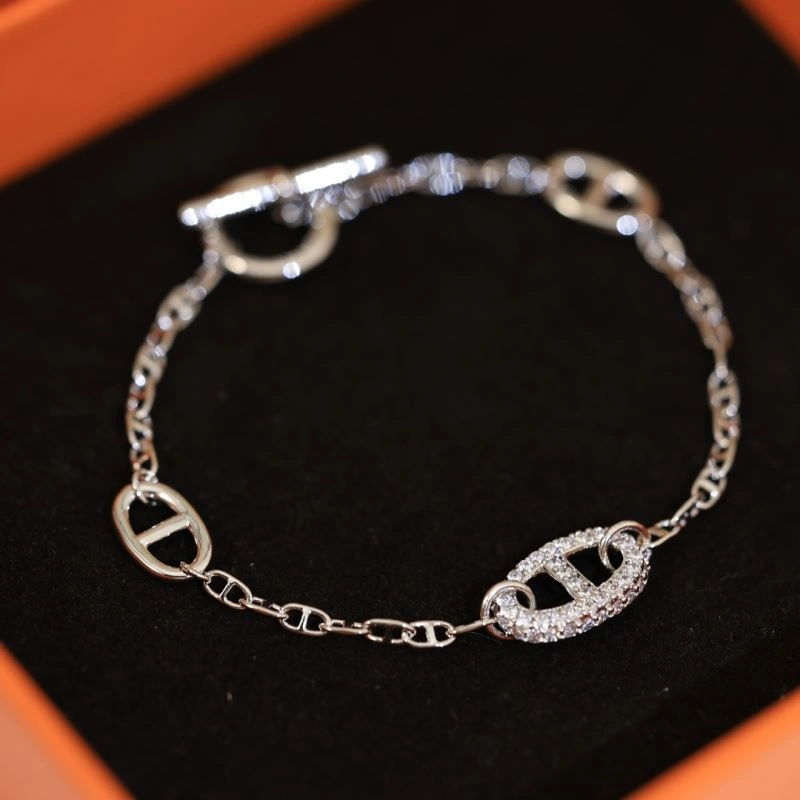 Sophisticated Hermes Bracelets 247240