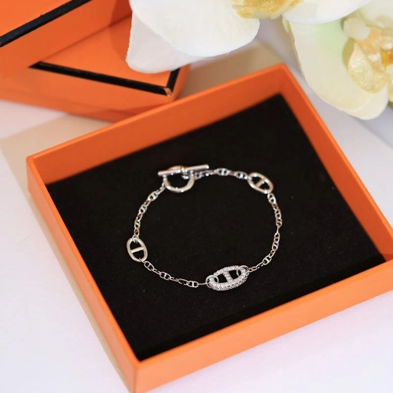 Sophisticated Hermes Bracelets 247240