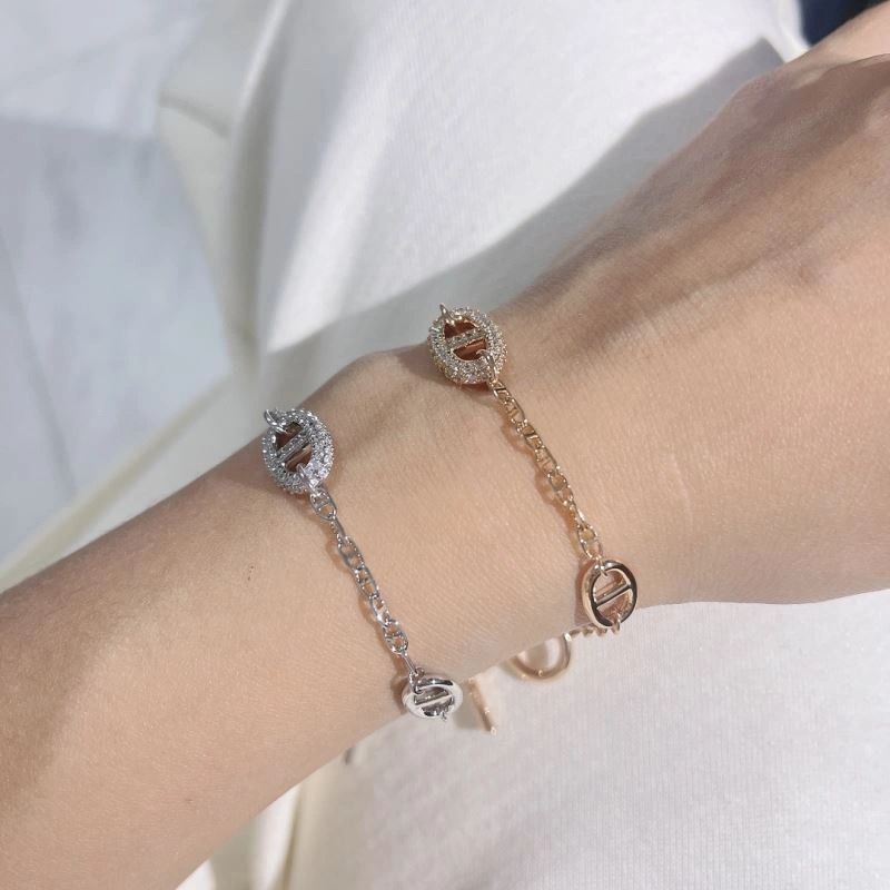 Sophisticated Hermes Bracelets 247240