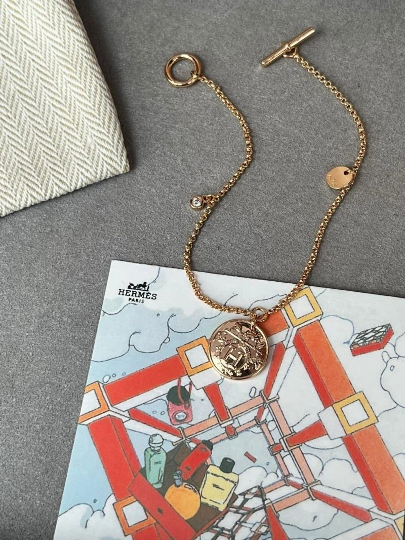 Versatile Hermes Bracelets 247111