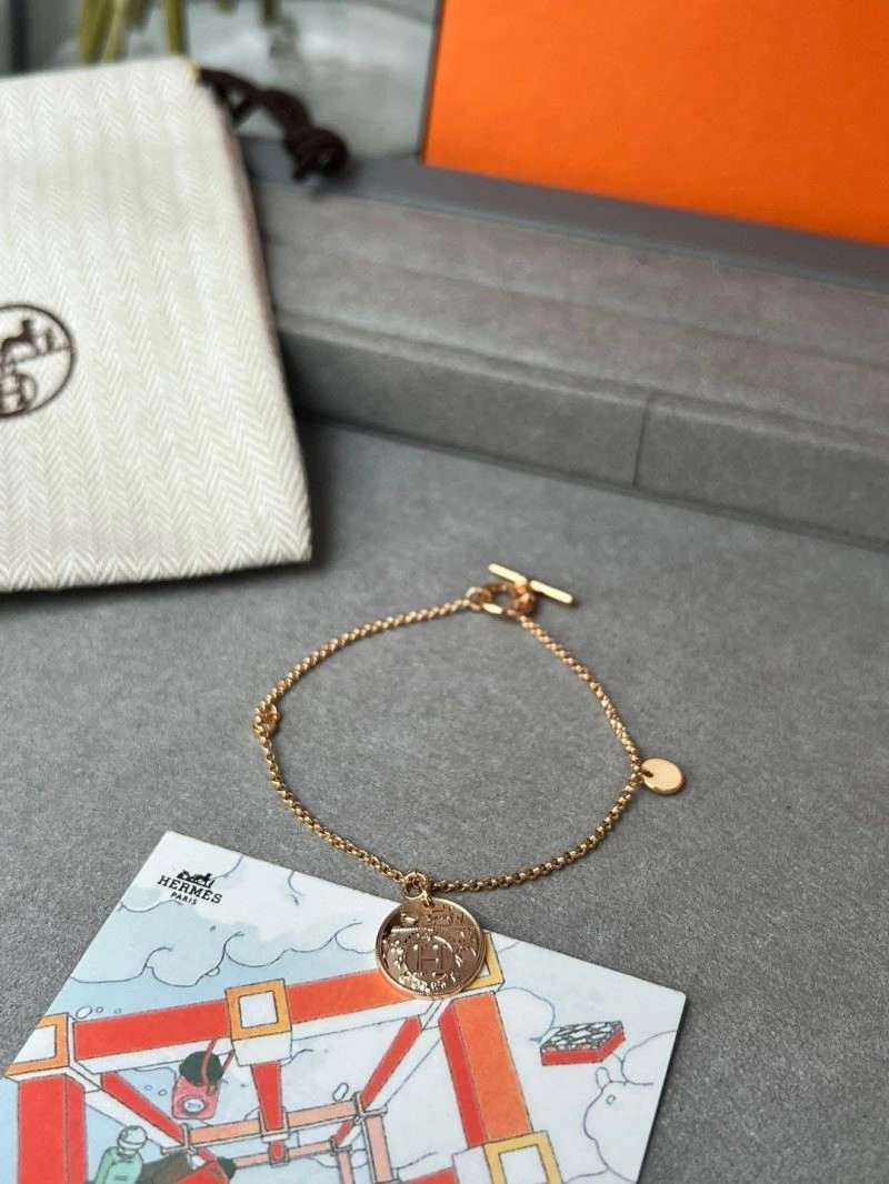 Versatile Hermes Bracelets 247111