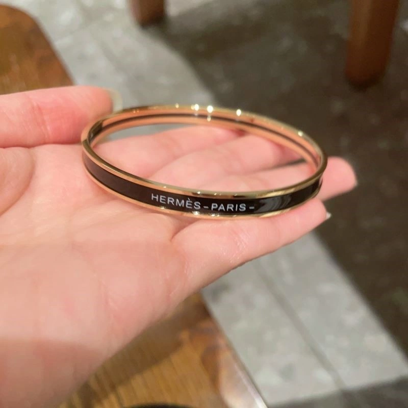 Snug Hermes Bracelets 246931