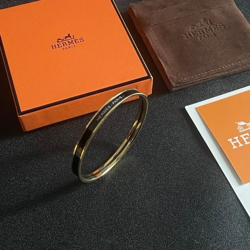 Snug Hermes Bracelets 246931