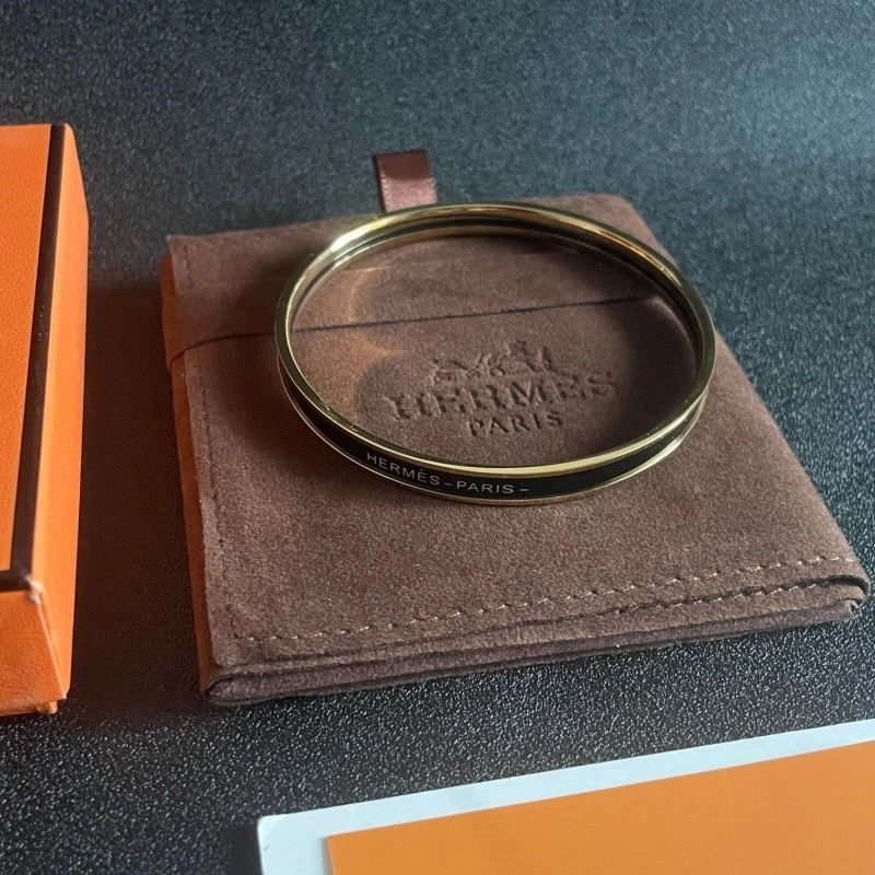 Snug Hermes Bracelets 246931
