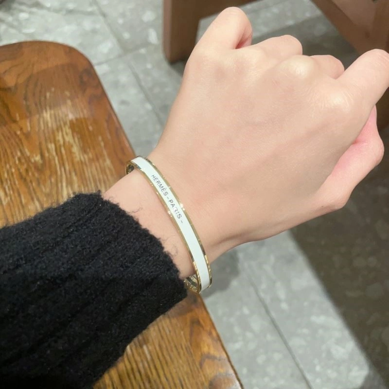 Trendsetting Hermes Bracelets 246938