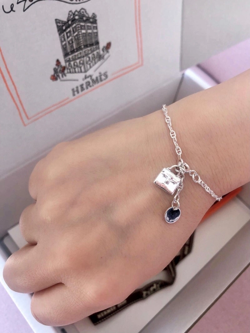 TechFriendly Hermes Bracelets 246817