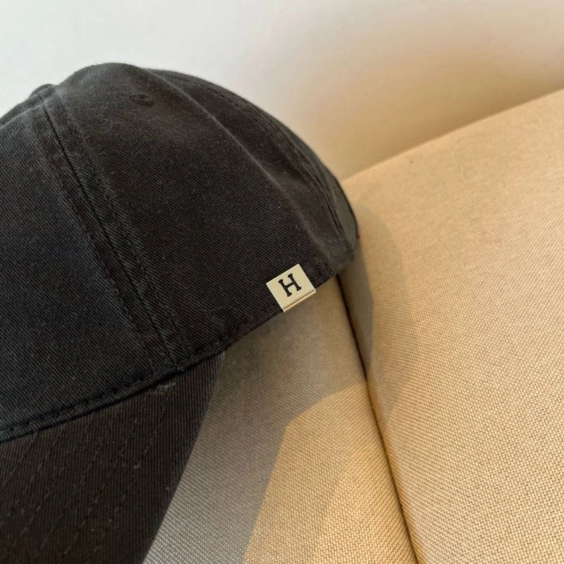 Modern Hermes Caps 258510