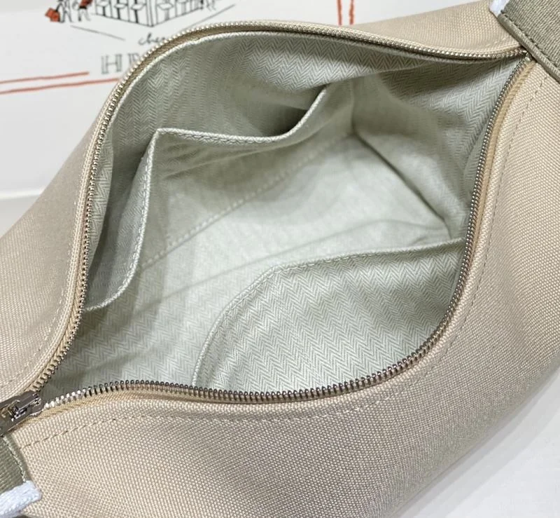 BestValue Hermes Cosmetic Bags 48318