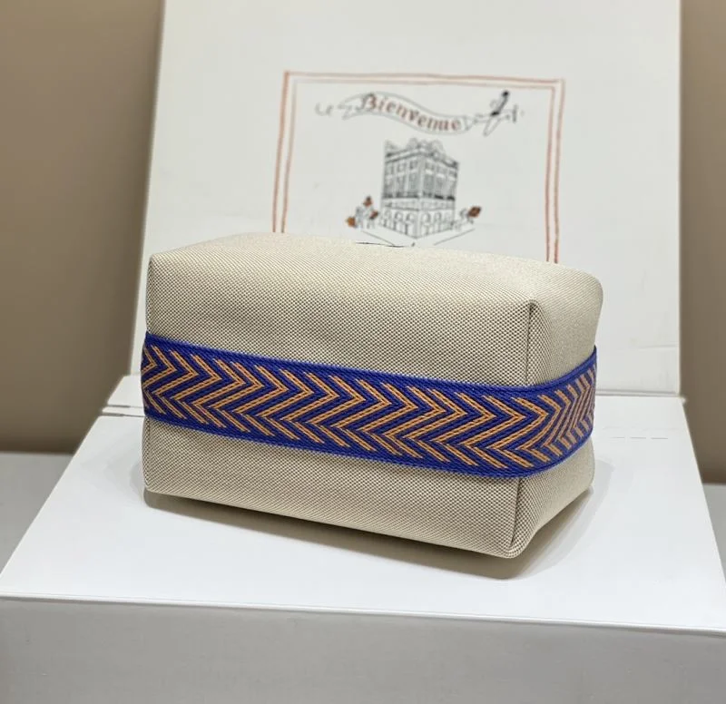 Hermes Cosmetic Bags Resilient 48324