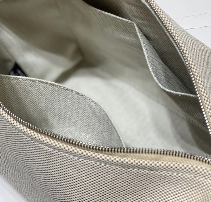 Hermes Cosmetic Bags Resilient 48324