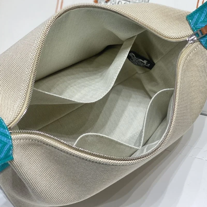 Hermes Cosmetic Bags FashionForward 48321
