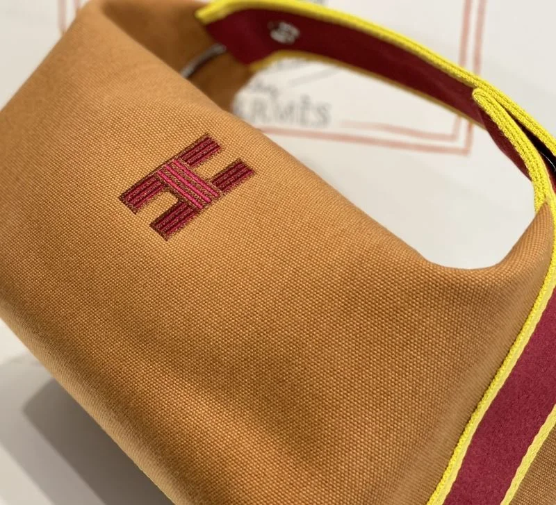 Practical Hermes Cosmetic Bags 48317
