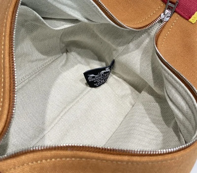 Practical Hermes Cosmetic Bags 48317
