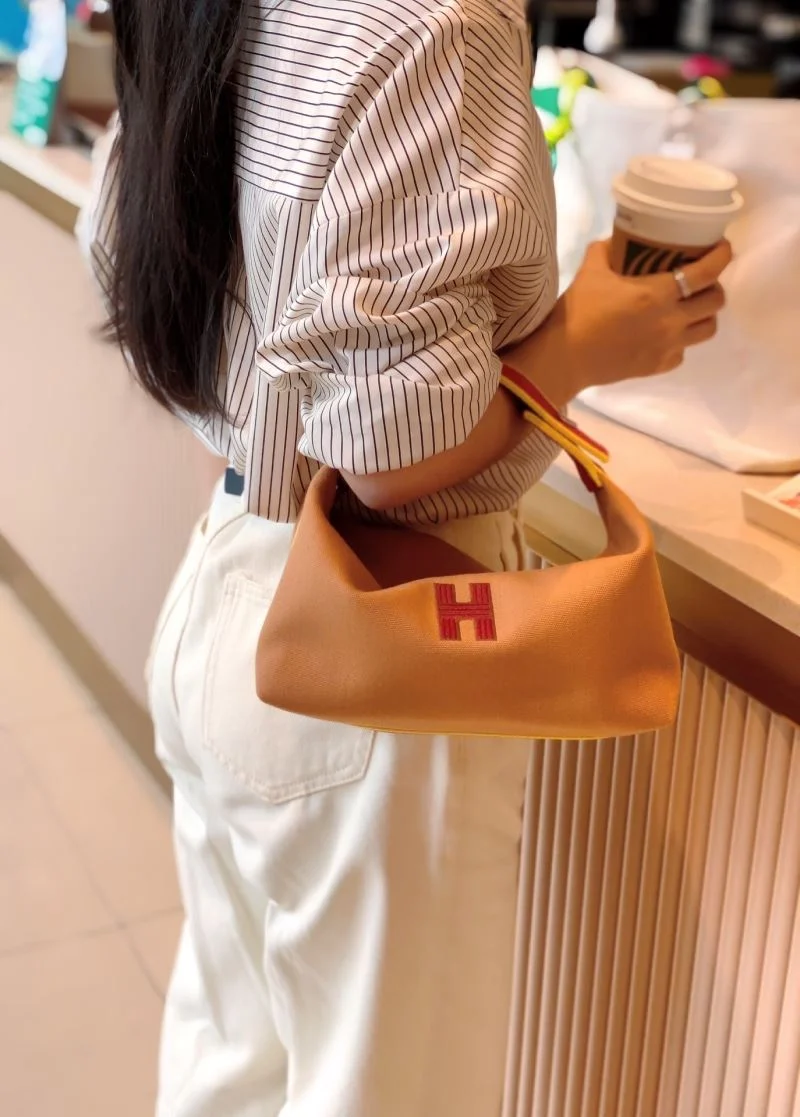 Practical Hermes Cosmetic Bags 48317