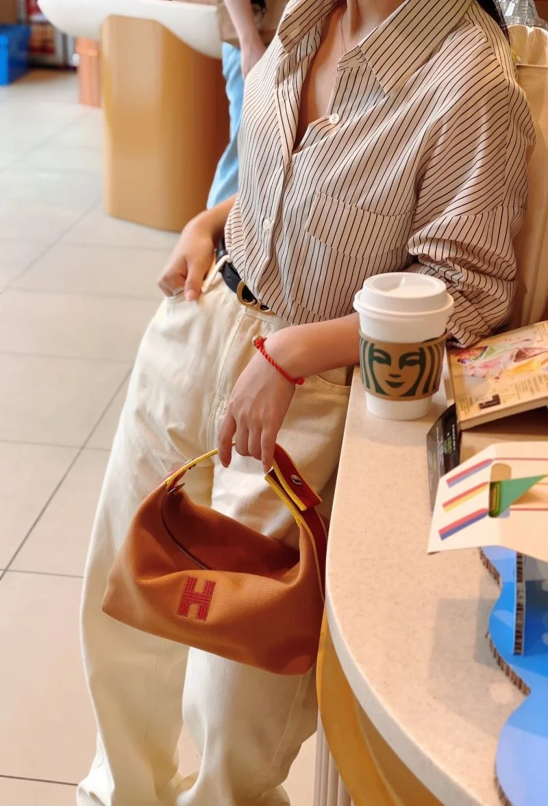 Practical Hermes Cosmetic Bags 48317